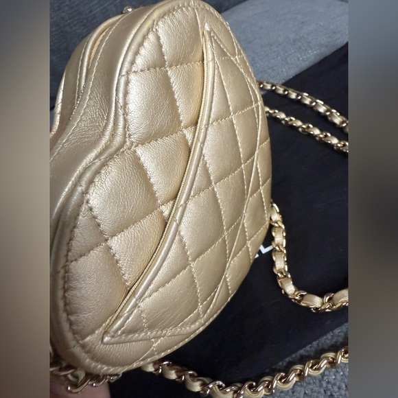 CHANEL mini heart flap bag lambskin crossbody - Picture 6 of 14